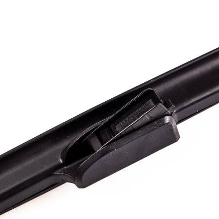 Щетка стеклоочистителя Masuma 22" (550мм) гибридная, боковое крепление J-hook, MU-22h